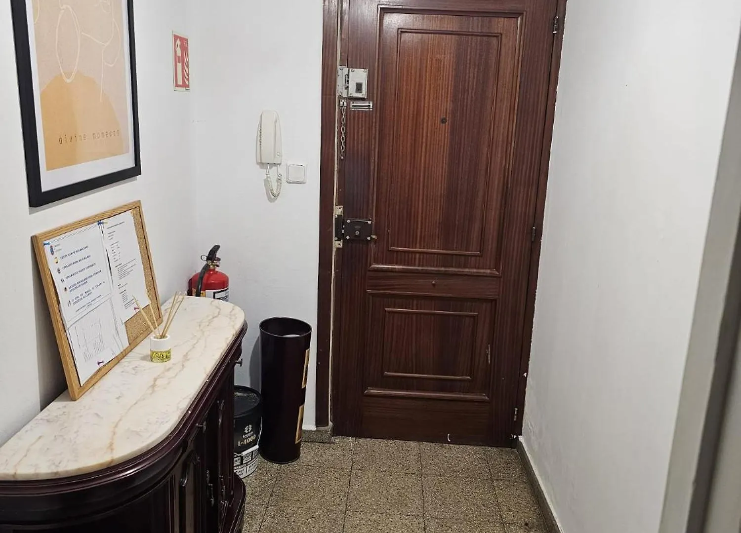 Nicolas House Santander