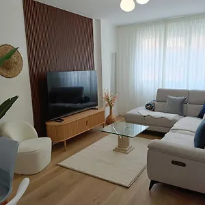 Apartment Bahia Ferry - Parking Y Desayuno Con Productos Tipicos Incluidos, Santander